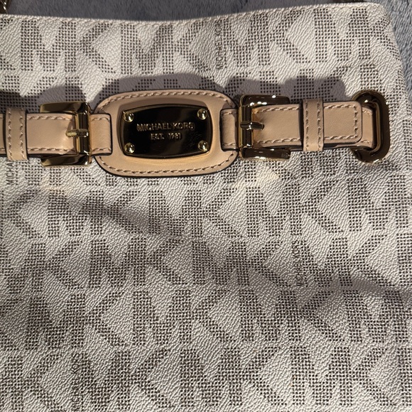 Michael Kors Cream and Tan Signature Logo Crossbody Bag - Picture 5 of 9